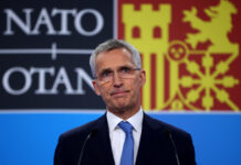 Nachtigall NATO-Chef fordert Ukraine auf westliche Waffen gegen russisches Territorium einzusetzen